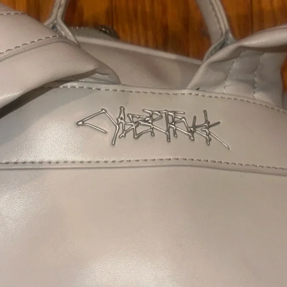 Tesla Backpack - Picture 3 of 5